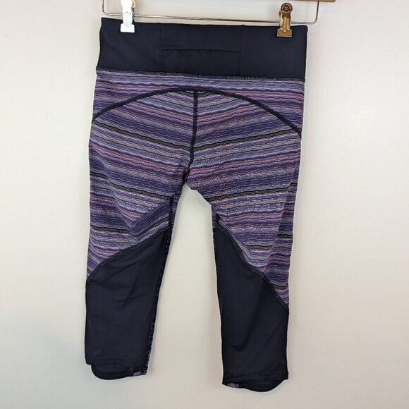 Lululemon Capri Leggings in Purple/Black, Sz 6 - Picture 3 of 3